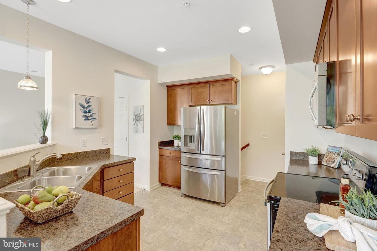 Interior, Kitchen, Pendant Lights, Recessed Lighting, Stainless Steel Appliances