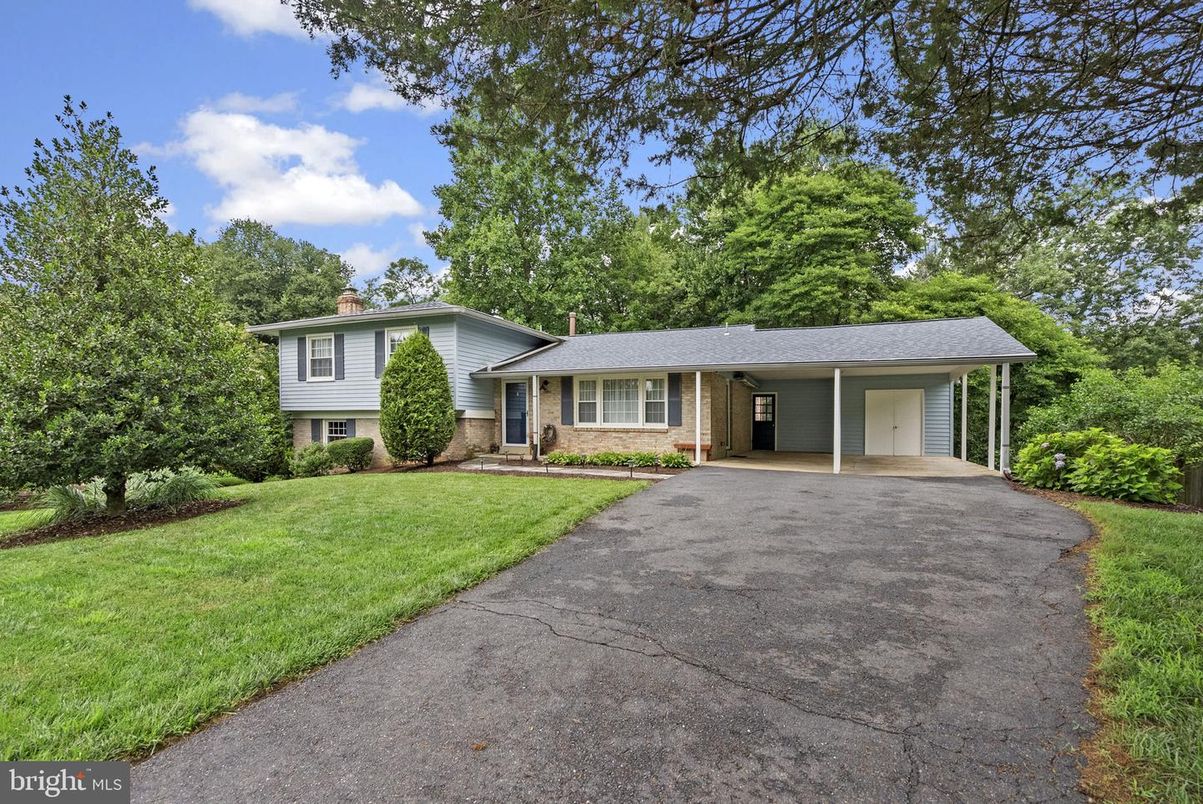 Attached, Backyard, Exterior, Facade, Ranch