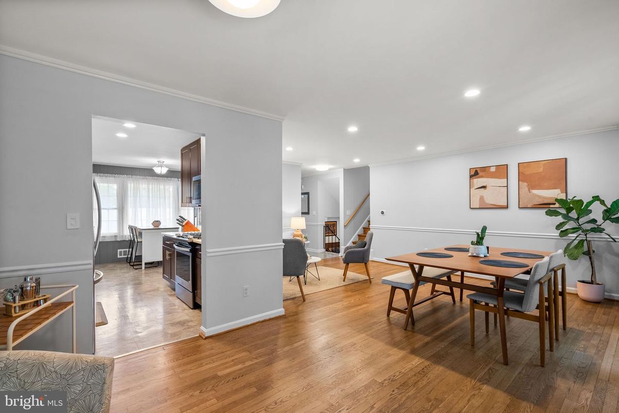 Dining room, Interior, Kitchen, Recessed Lighting, Wood Texture Flooring