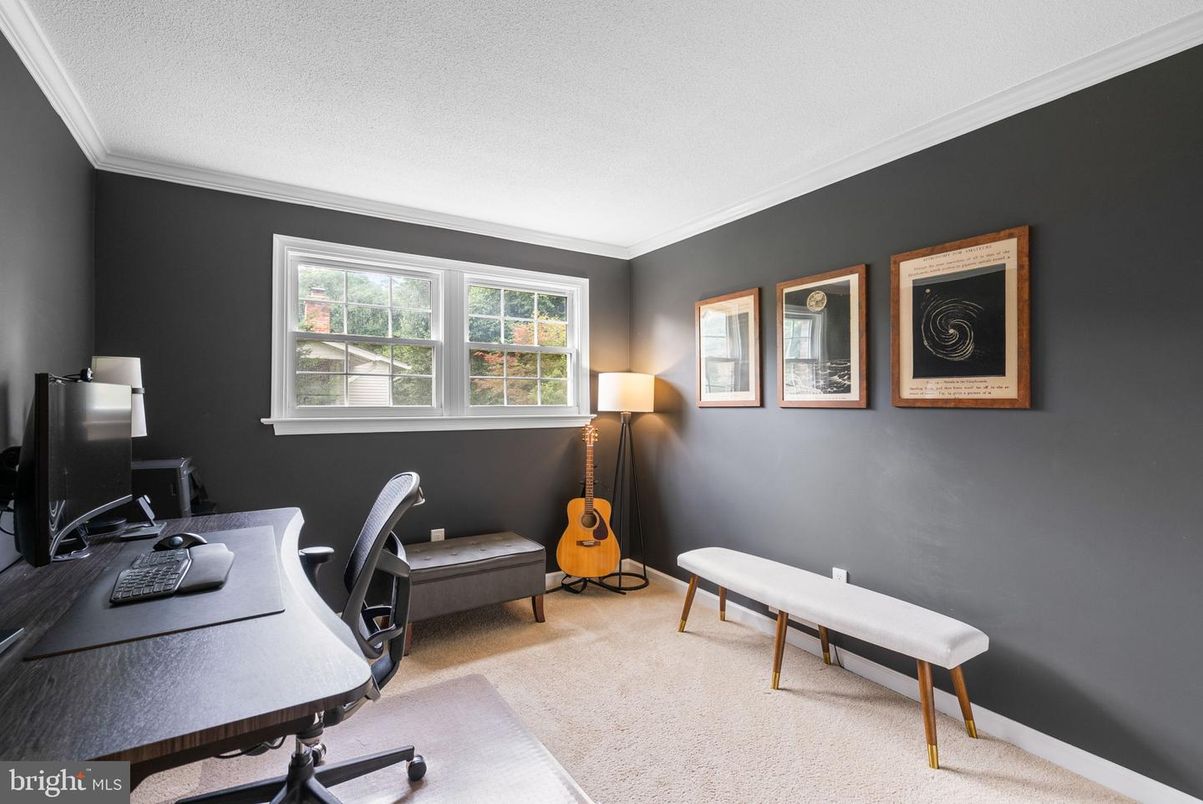 Home Office, Interior