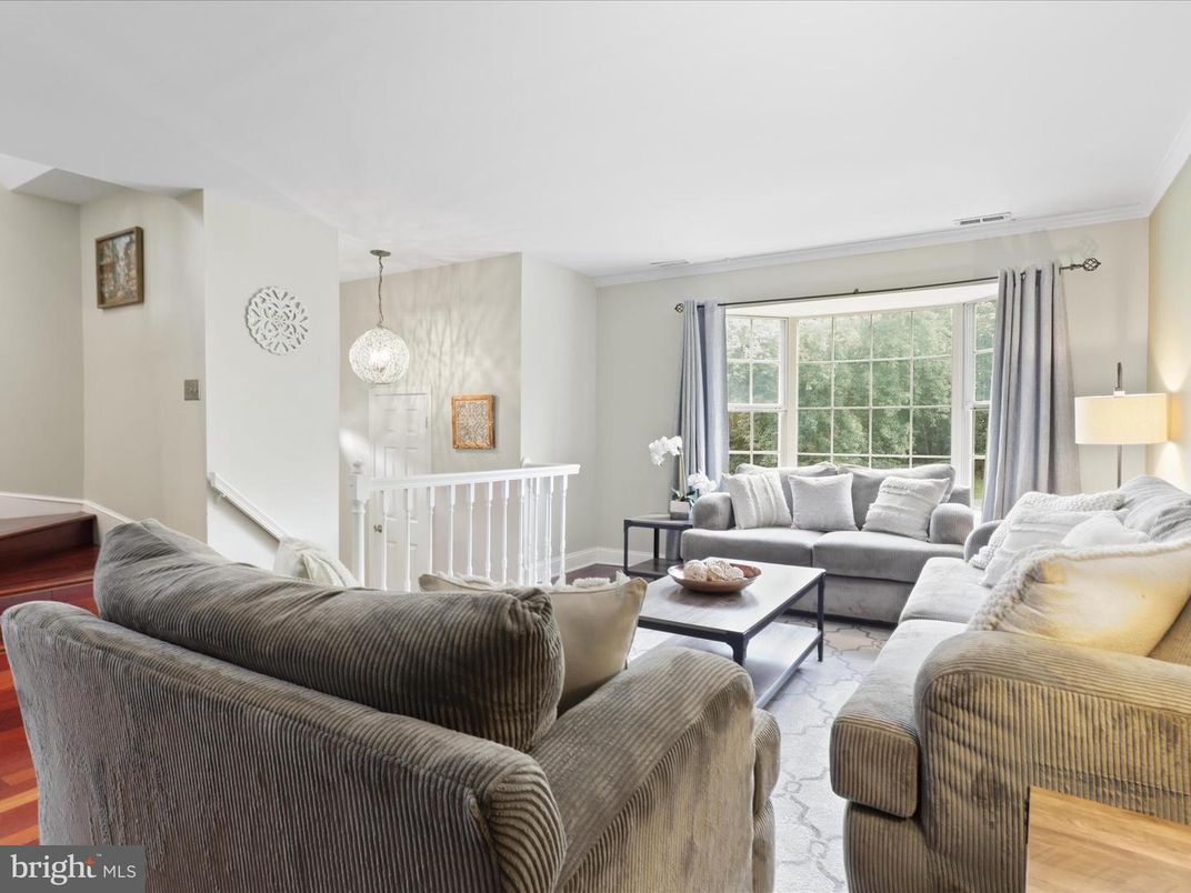 Interior, Living room, Pendant Lights, Wood Texture Flooring