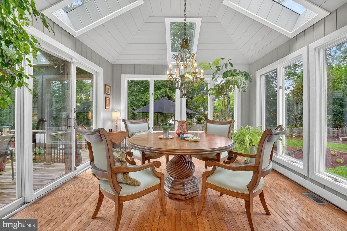 Dining room, Interior, Sun Room, Wood Texture Flooring