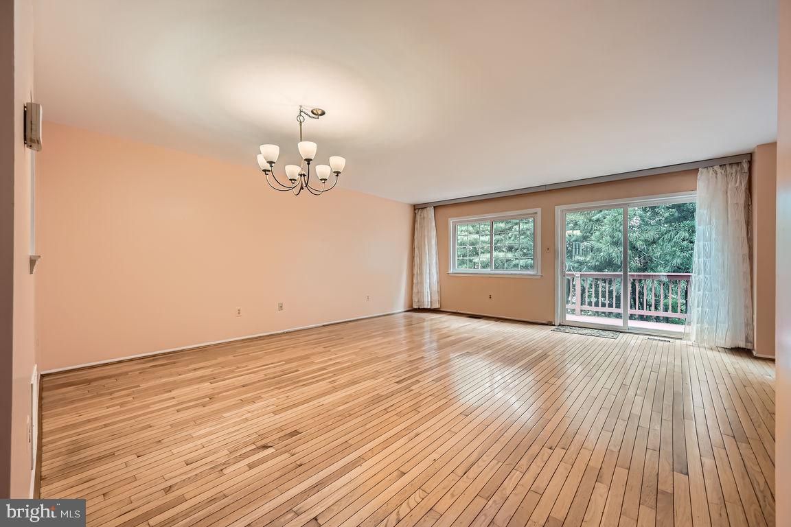 Chandelier, Empty room, Interior, Wood Texture Flooring