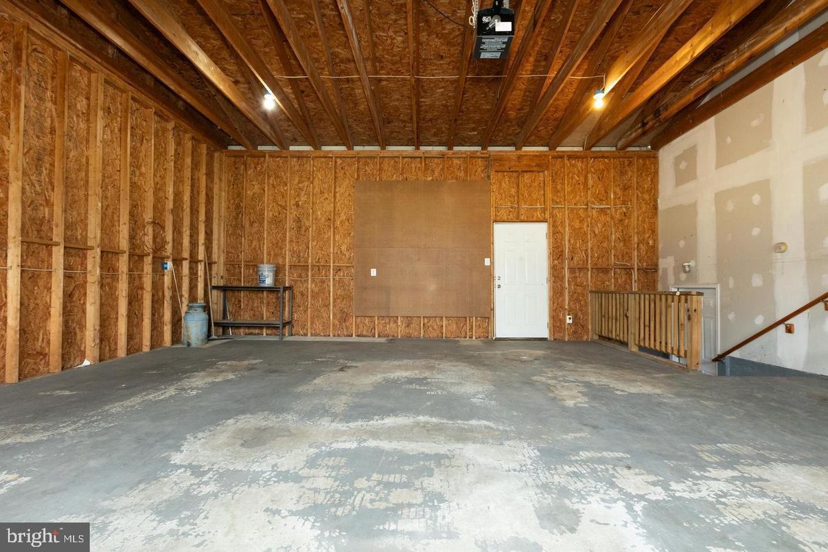 Empty room, Interior, Wooden Beams, Wooden Ceilings, Wooden Walls
