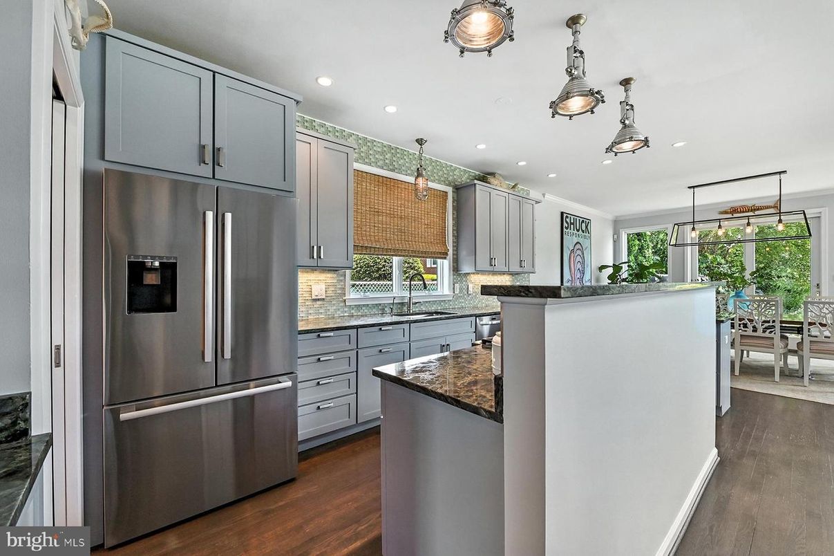 Dining room, Interior, Kitchen, Pendant Lights, Recessed Lighting, Wood Texture Flooring