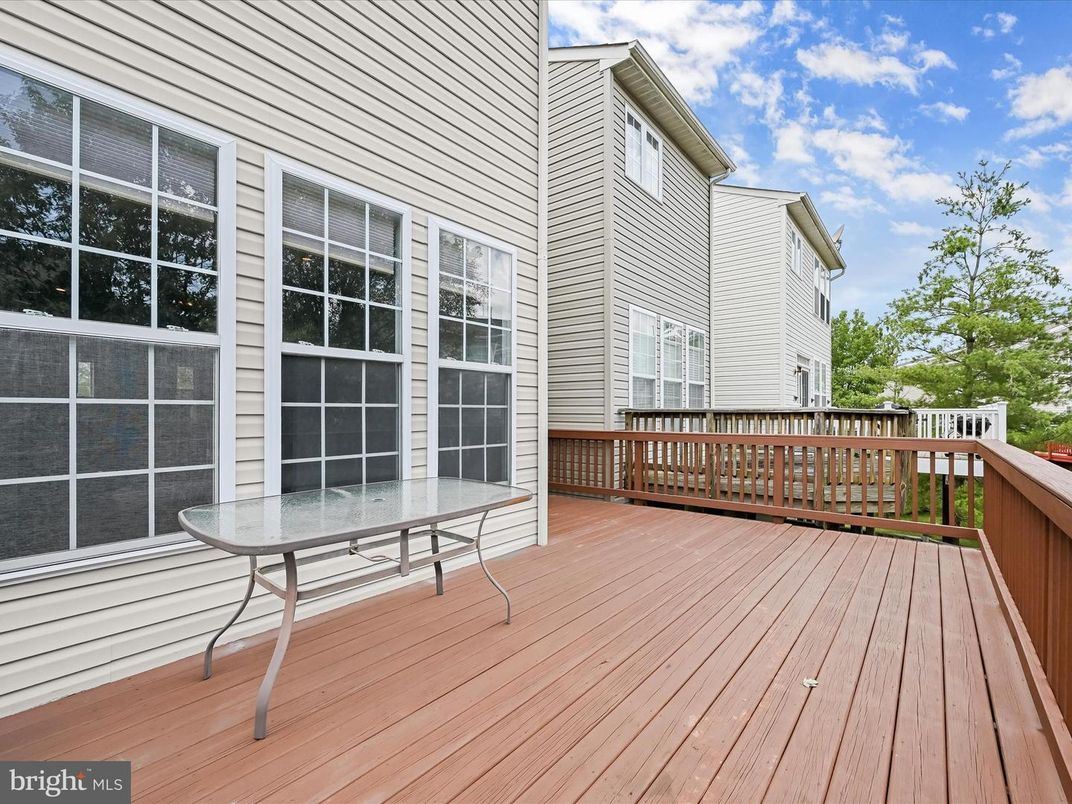 Exterior, Wood Texture Flooring