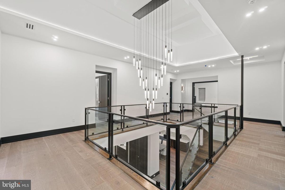 Interior, Pendant Lights, Recessed Lighting, Wood Texture Flooring