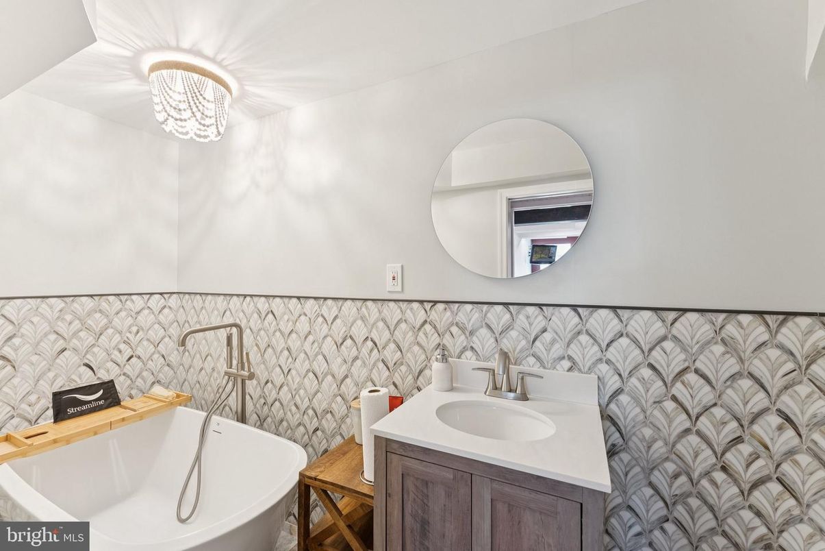 Bathroom, Free Standing Baths, Interior