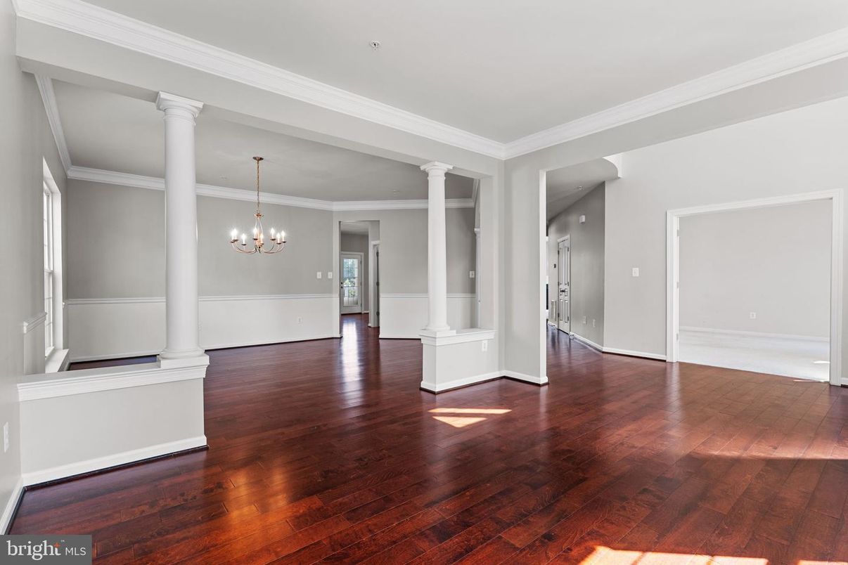 Chandelier, Empty room, Interior, Wood Texture Flooring