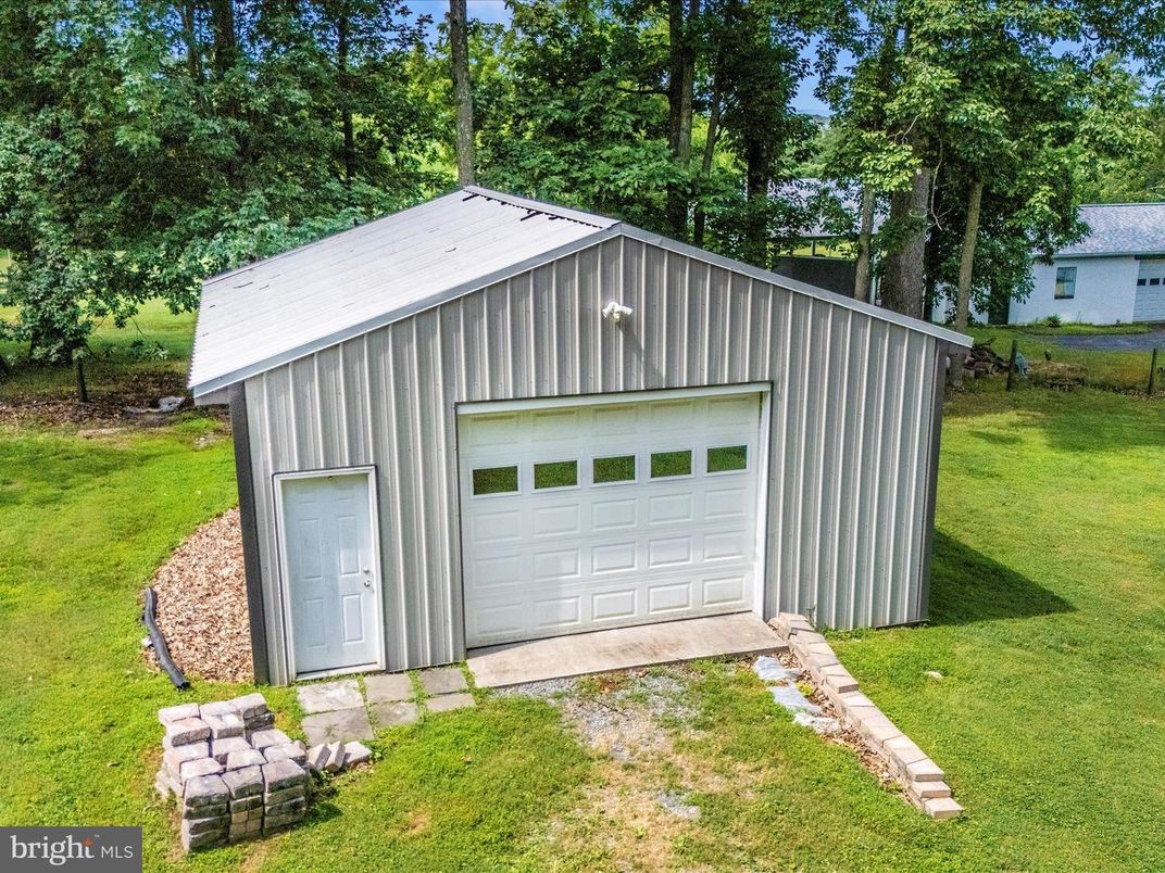 Detached Garage, Exterior