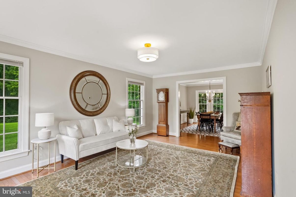Chandelier, Dining room, Interior, Living room, Wood Texture Flooring