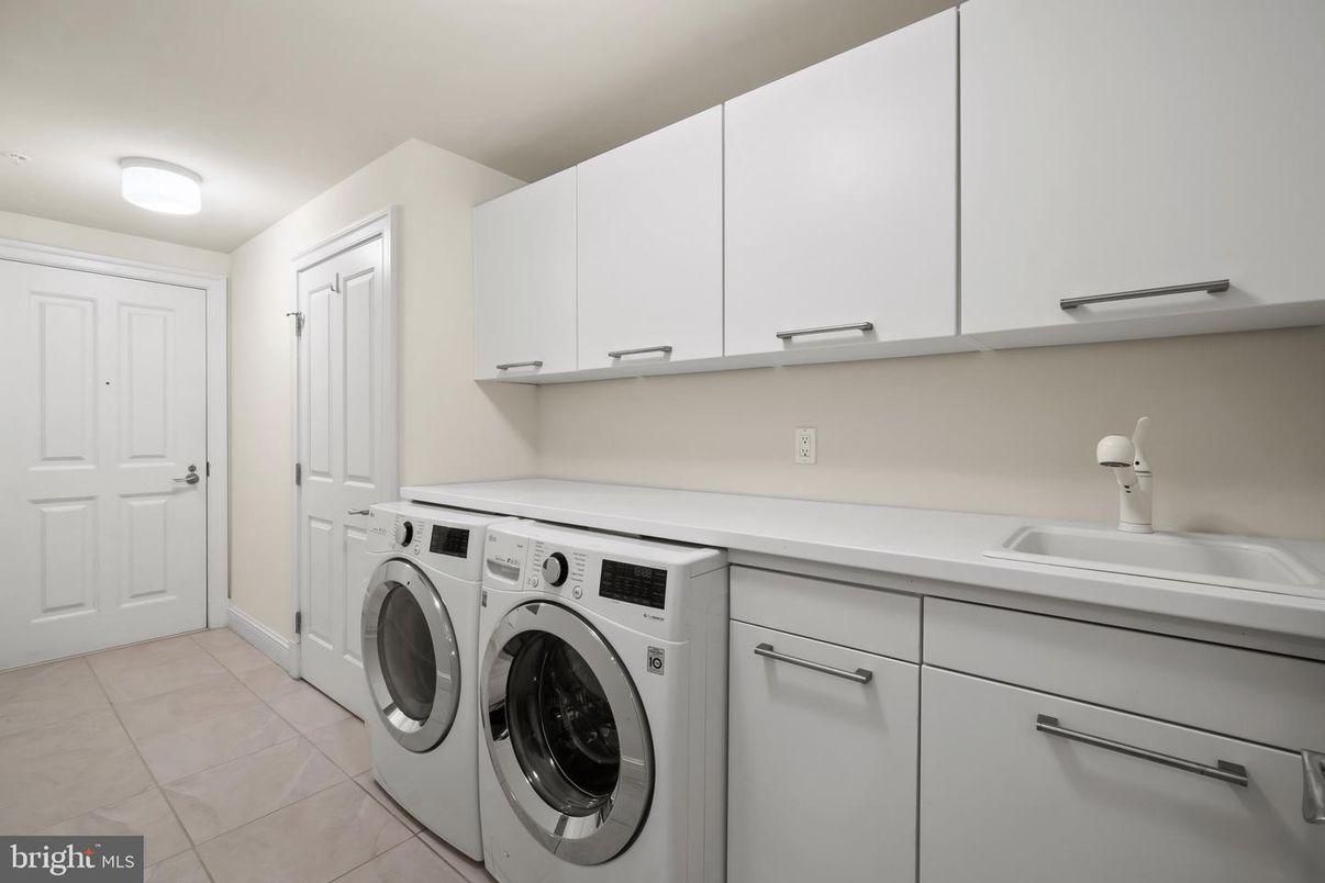 Interior, Washer