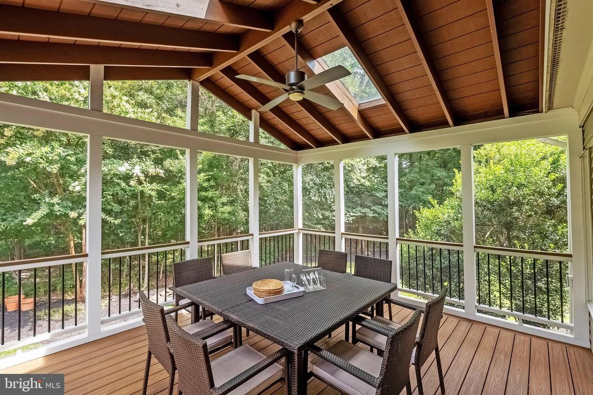Dining room, Interior, Sun Room, Wooden Beams, Wooden Ceilings, Wood Texture Flooring