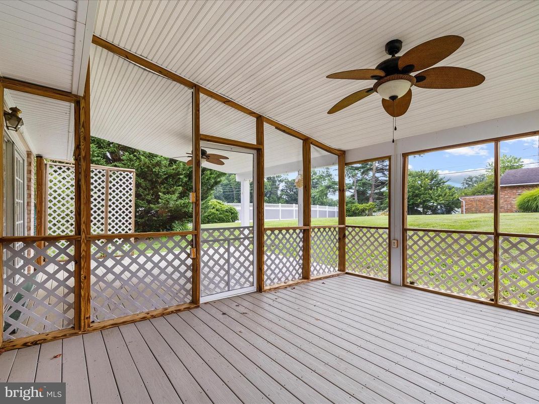 Interior, Sun Room, Wood Texture Flooring