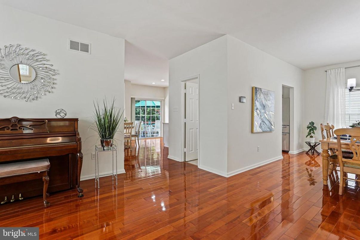 Dining room, Interior, Piano, Recessed Lighting, Wood Texture Flooring