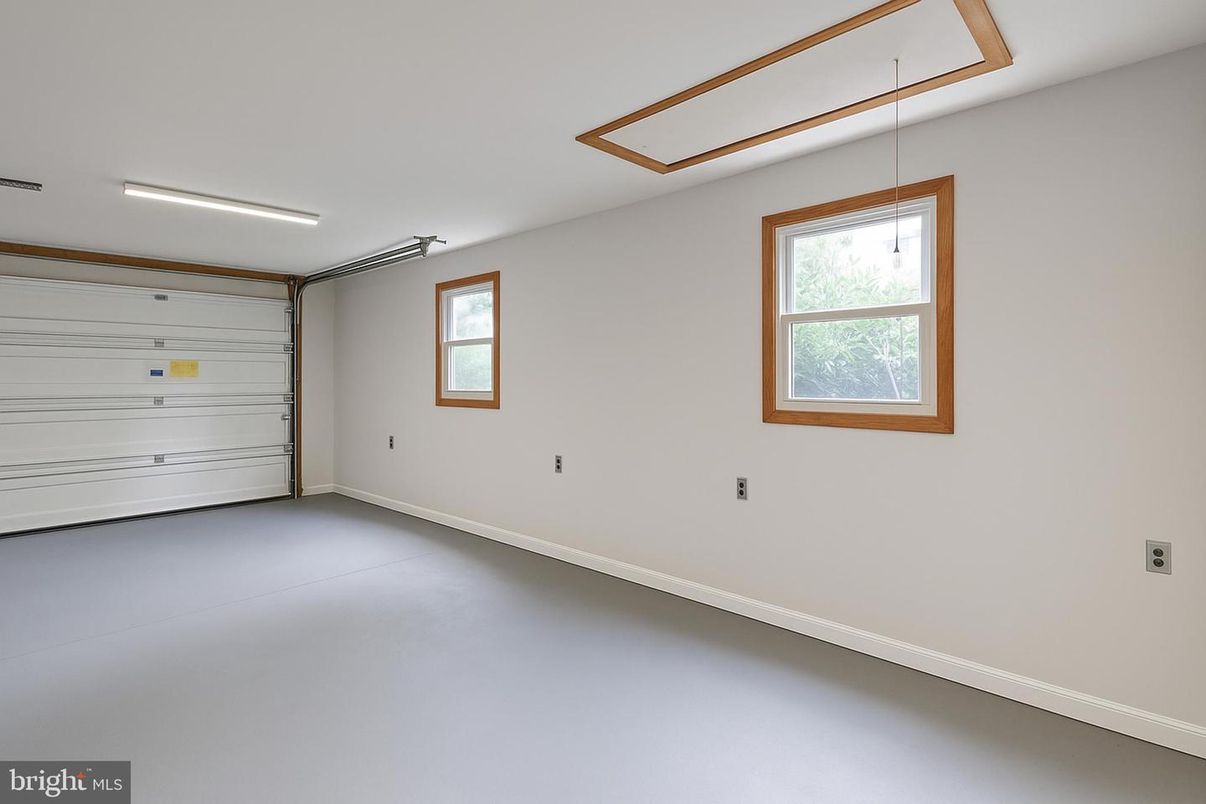 Garage, Interior