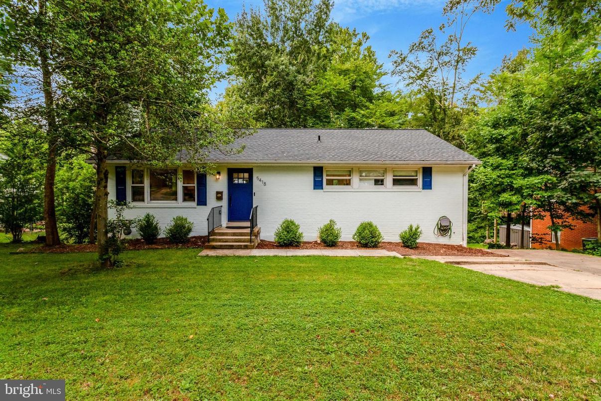 Backyard, Exterior, Facade, Cape Cod
