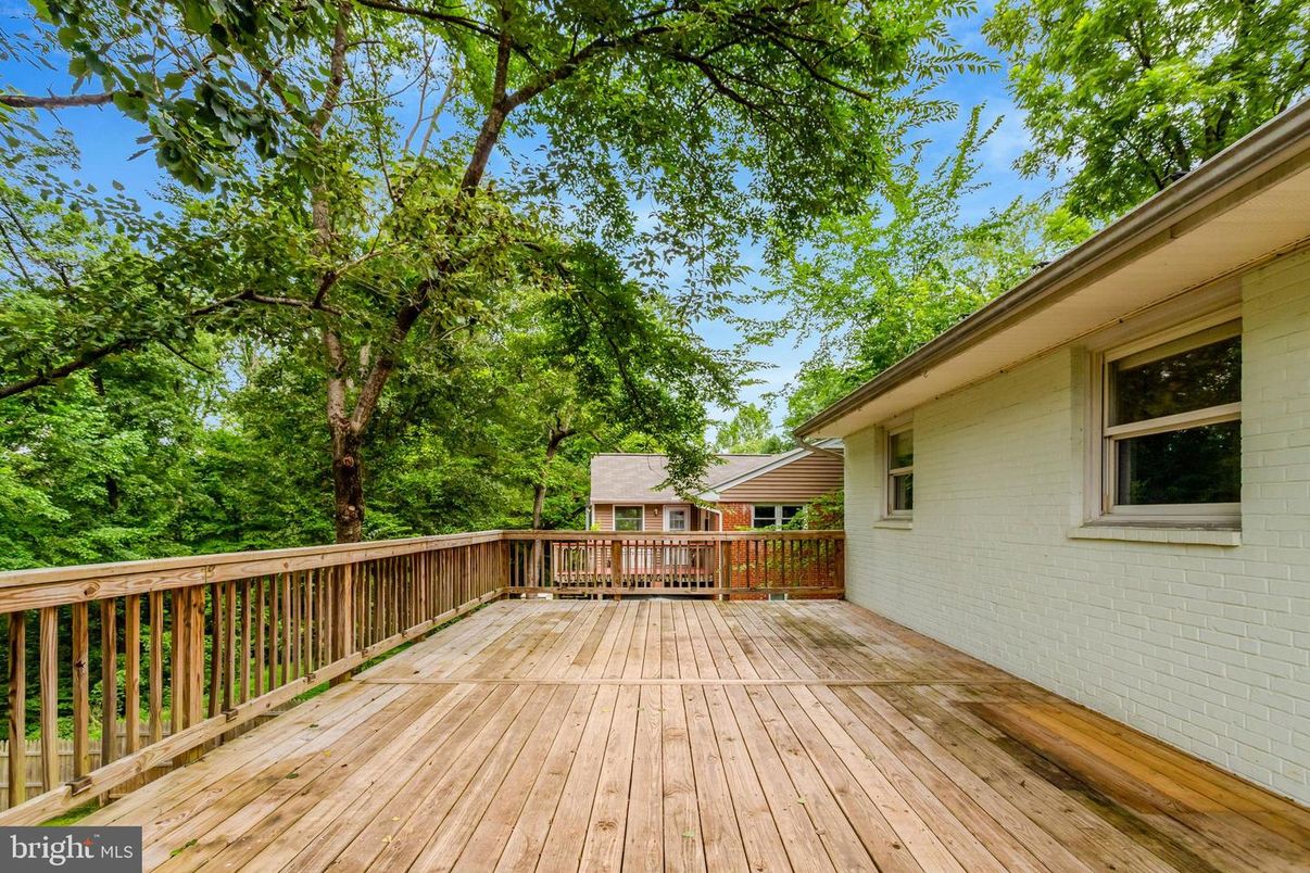 Exterior, Wood Texture Flooring