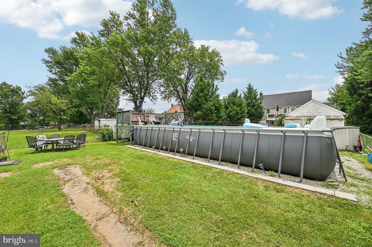 Backyard, Exterior, Pool