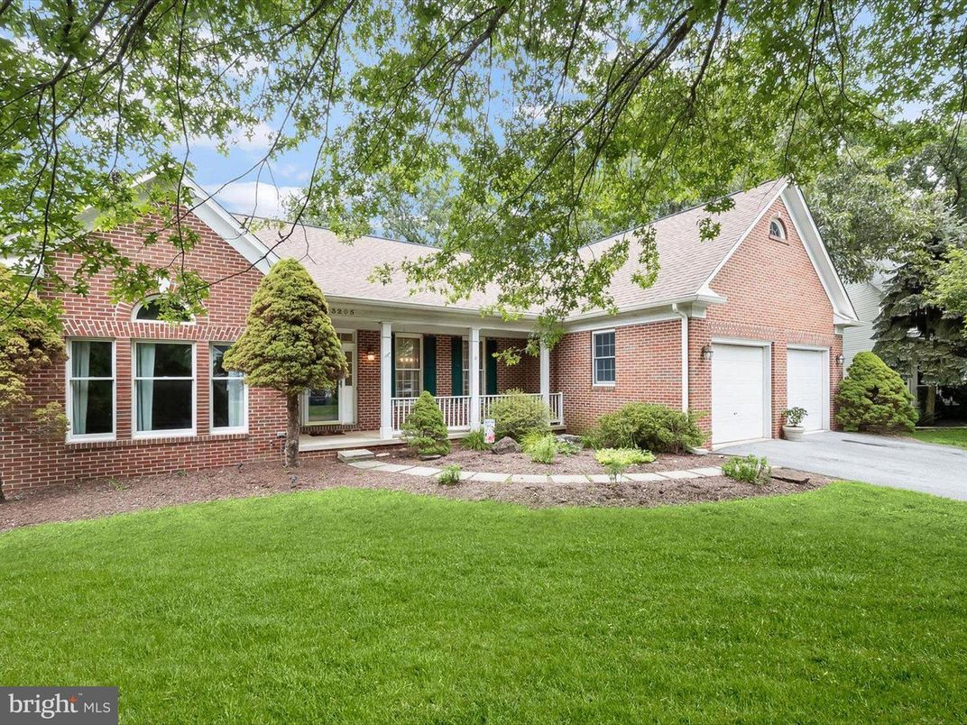 Attached, Exterior, Facade, Brick Facade, Cape Cod
