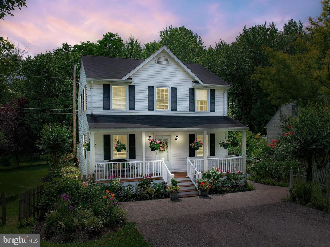 Exterior, Facade, Farmhouse