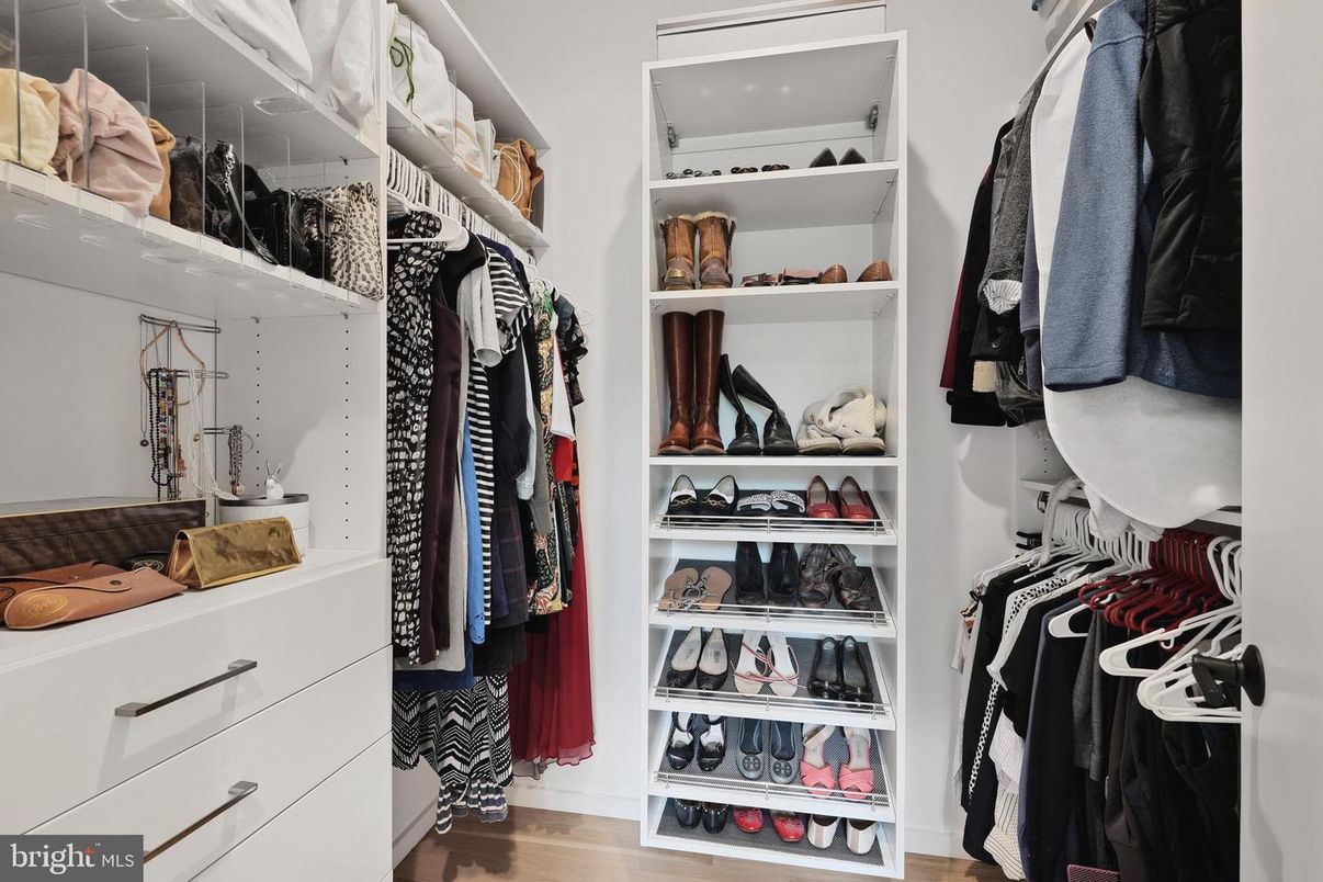 Interior, Walk-in Closets, Wood Texture Flooring