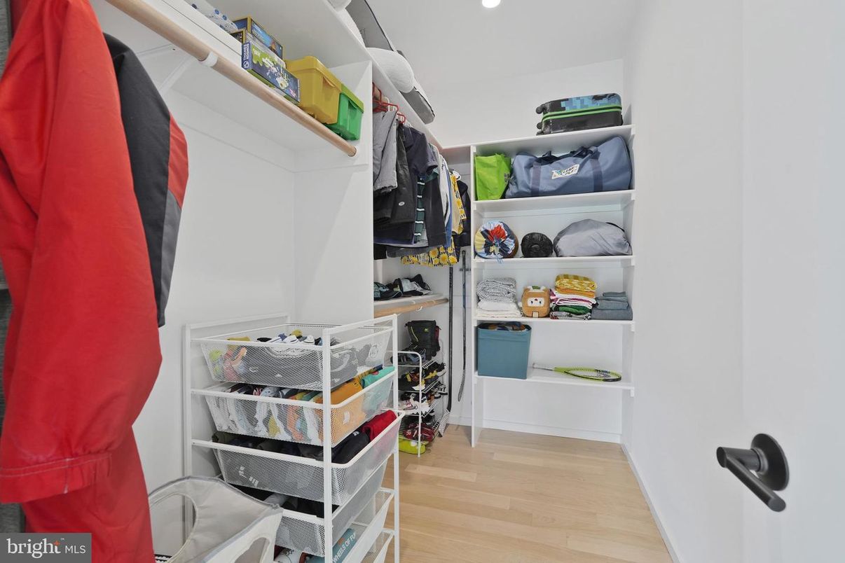 Interior, Recessed Lighting, Walk-in Closets, Wood Texture Flooring