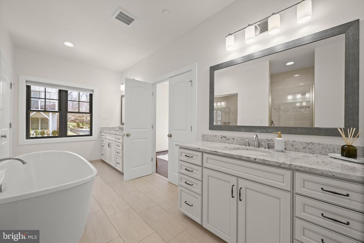 Bathroom, Dual Sink Vanities, Free Standing Baths, Interior, Recessed Lighting