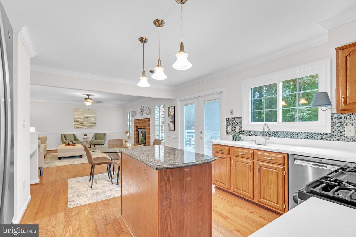 Dining room, Interior, Kitchen, Living room, Pendant Lights, Wood Texture Flooring