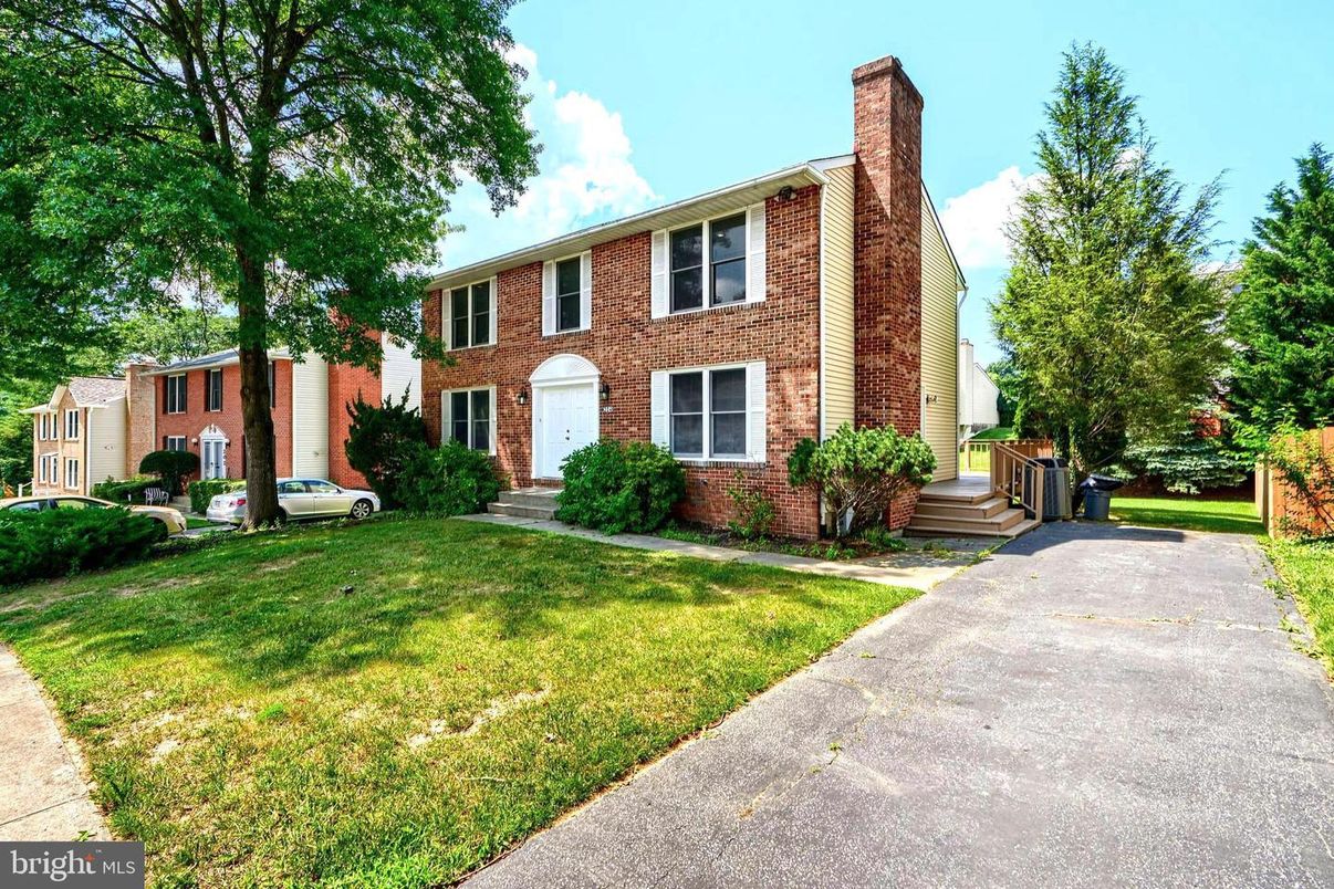 Exterior, Facade, Brick Facade, Georgian