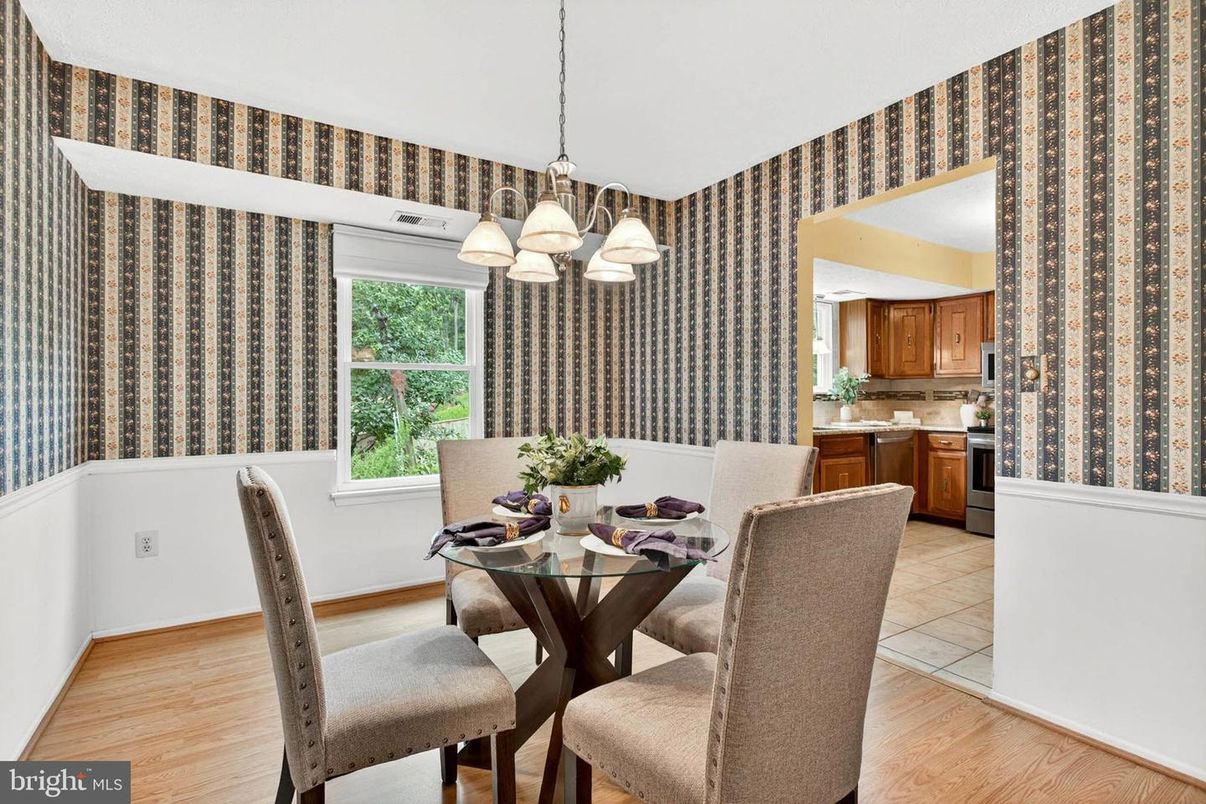 Chandelier, Dining room, Interior, Kitchen, Pendant Lights, Wood Texture Flooring