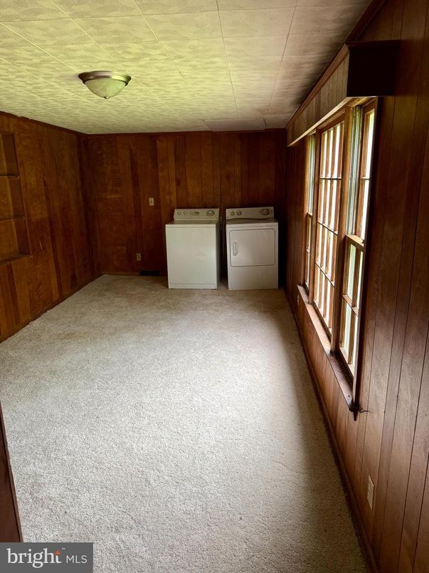 Empty room, Interior, Washer, Wooden Walls