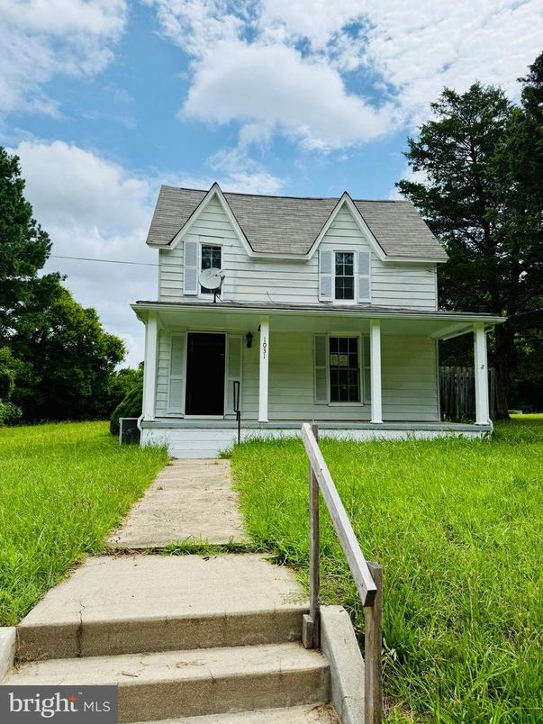 Exterior, Facade, Farmhouse