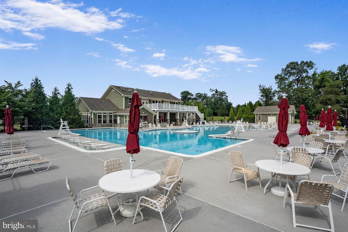 Exterior, Pool