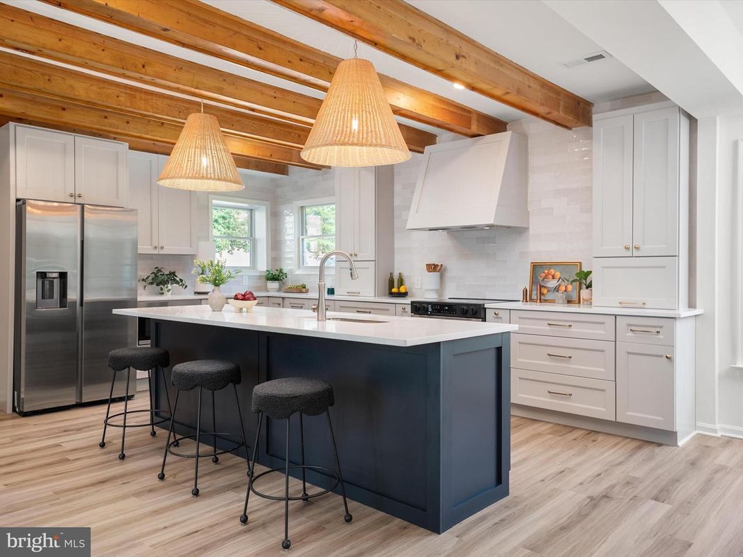Interior, Kitchen, Pendant Lights, Recessed Lighting, Stainless Steel Appliances, Wooden Beams, Wooden Ceilings, Wood Texture Flooring