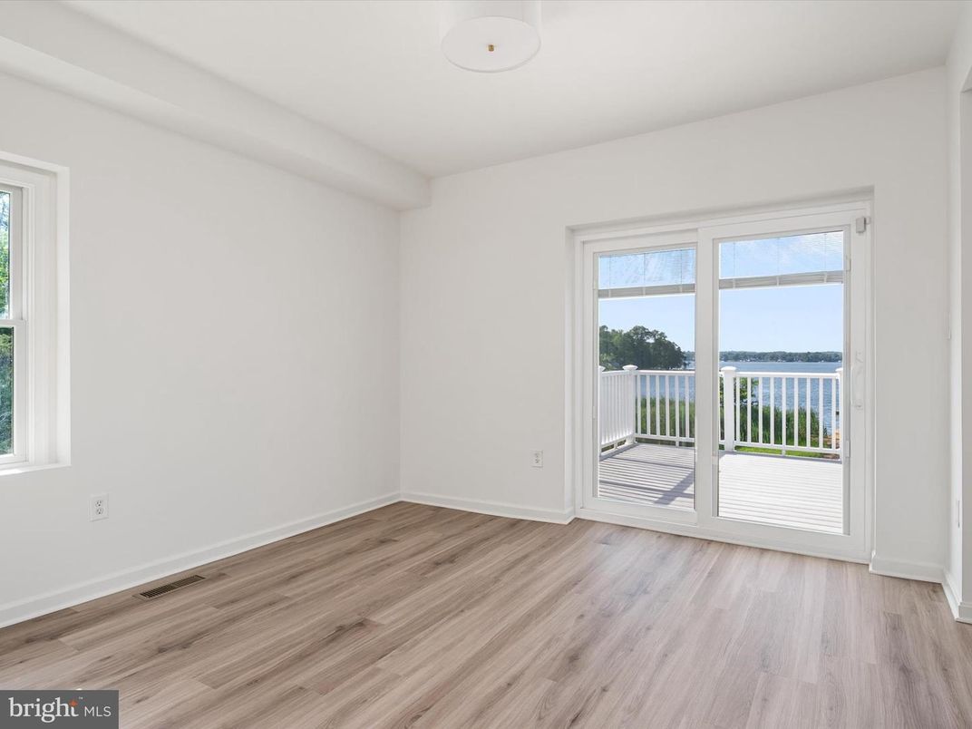Empty room, Interior, Water, Wood Texture Flooring