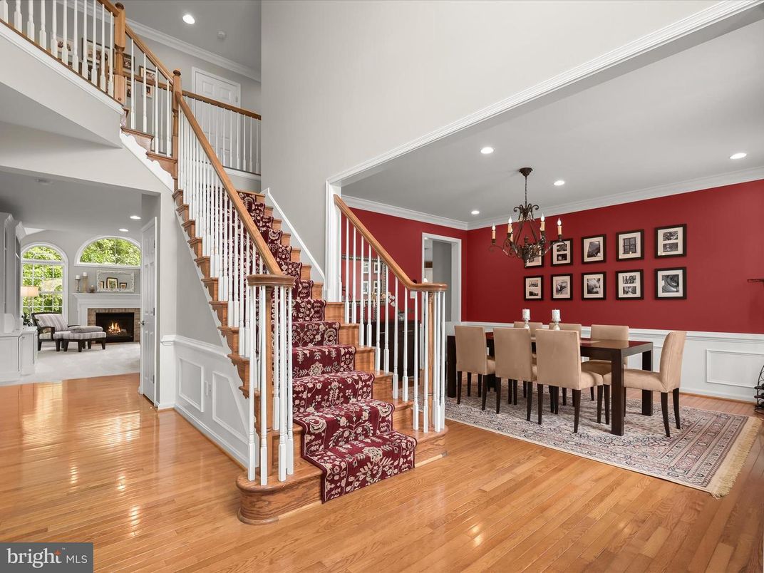 Chandelier, Dining room, Fireplace, Interior, Recessed Lighting, Wood Texture Flooring