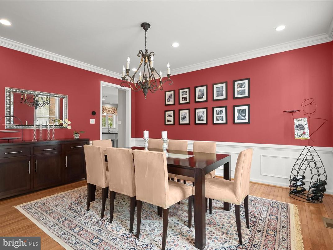 Chandelier, Dining room, Interior, Recessed Lighting, Wood Texture Flooring
