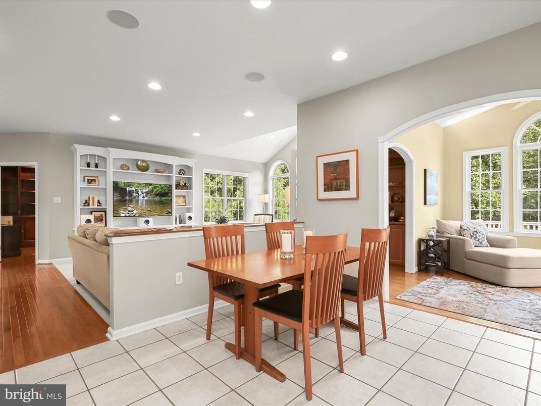 Dining room, Interior, Living room, Recessed Lighting, Wood Texture Flooring