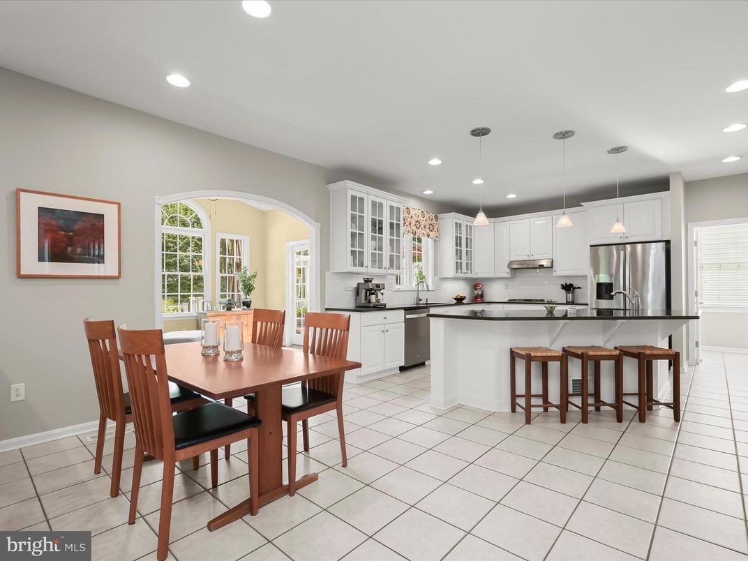Dining room, Interior, Kitchen, Pendant Lights, Recessed Lighting, Stainless Steel Appliances