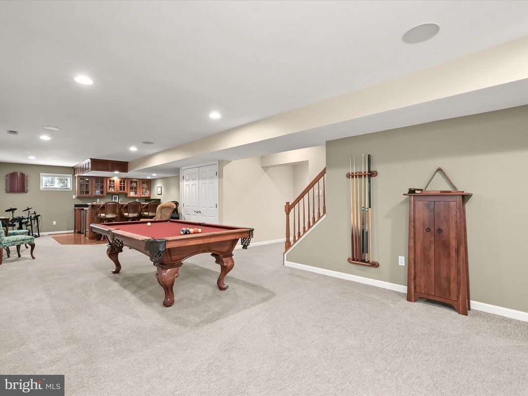 Billiard Table, Game Room, Interior, Recessed Lighting