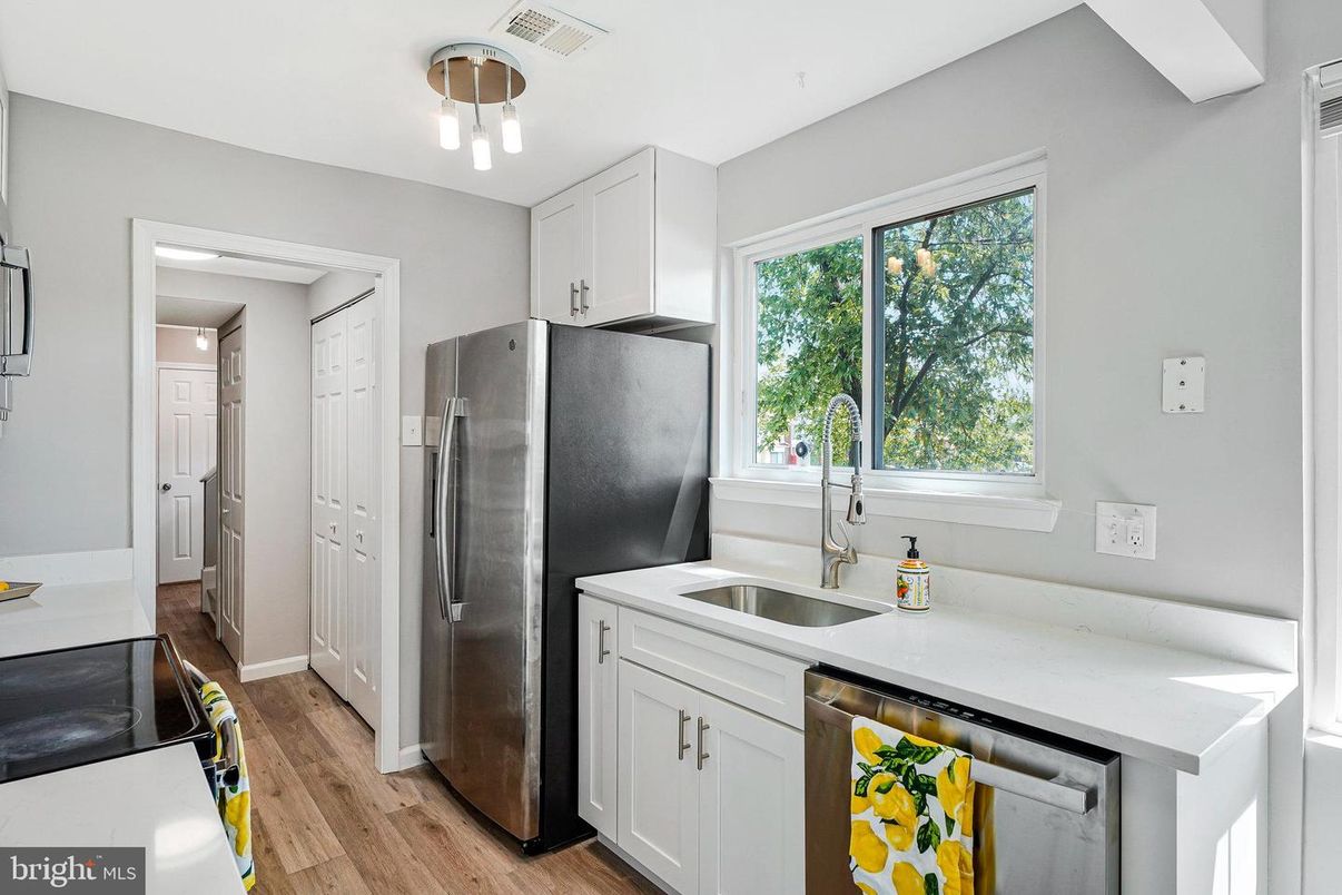 Interior, Kitchen, Stainless Steel Appliances, Wood Texture Flooring