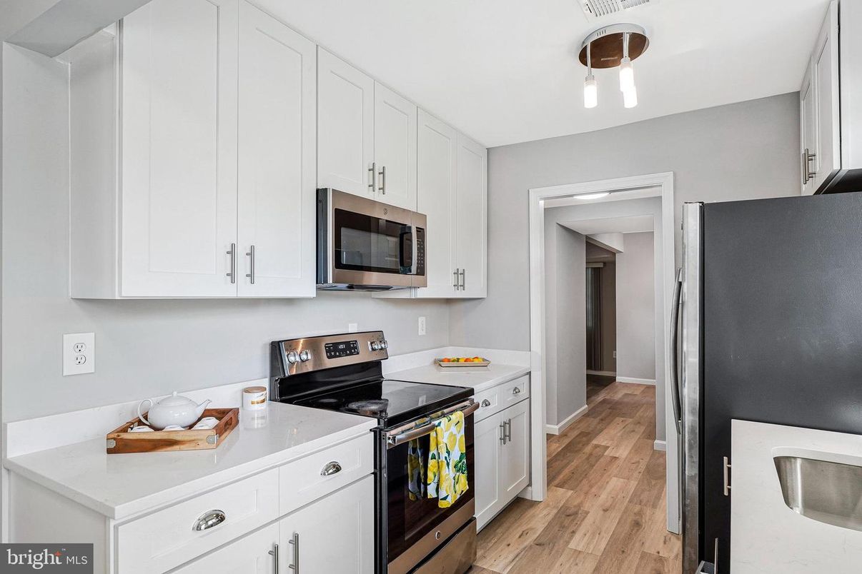 Interior, Kitchen, Stainless Steel Appliances, Wood Texture Flooring