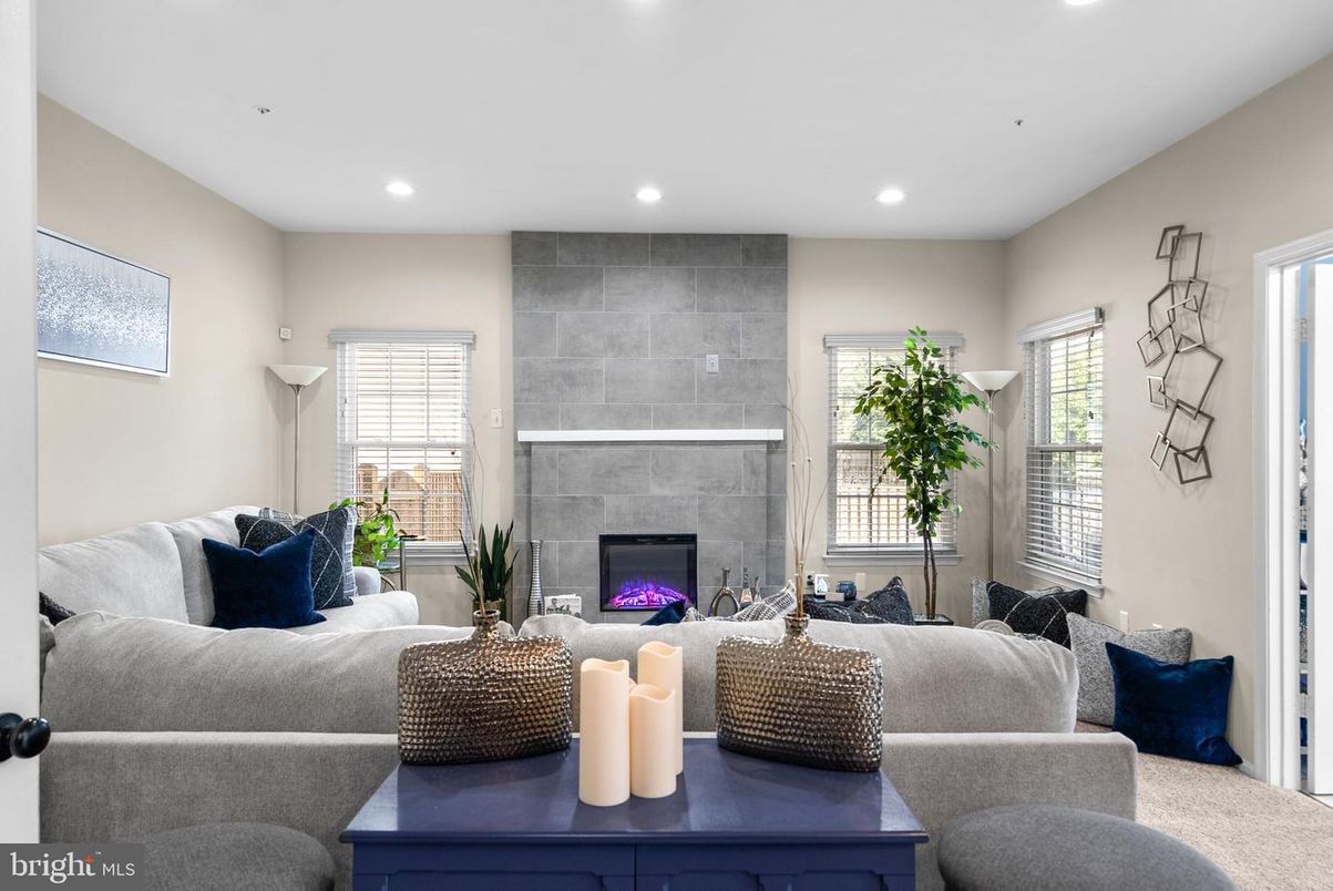 Fireplace, Interior, Living room, Recessed Lighting