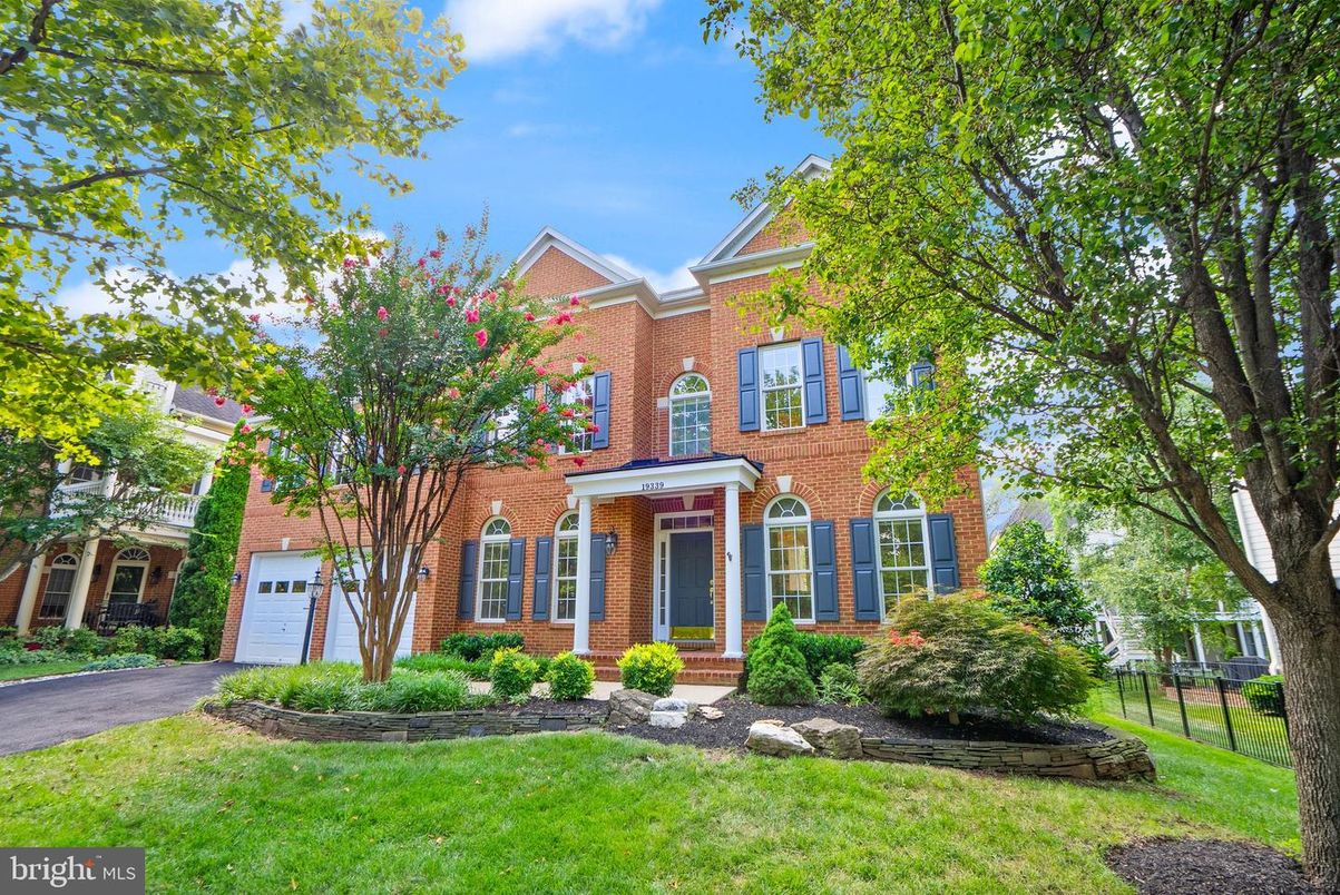 Attached, Exterior, Facade, Brick Facade, Brick Traditional