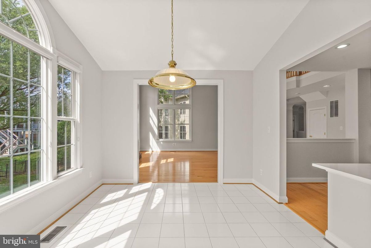 Interior, Pendant Lights, Recessed Lighting, Wood Texture Flooring