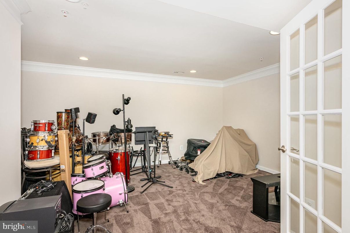 Fitness Equipment, Interior, Recessed Lighting