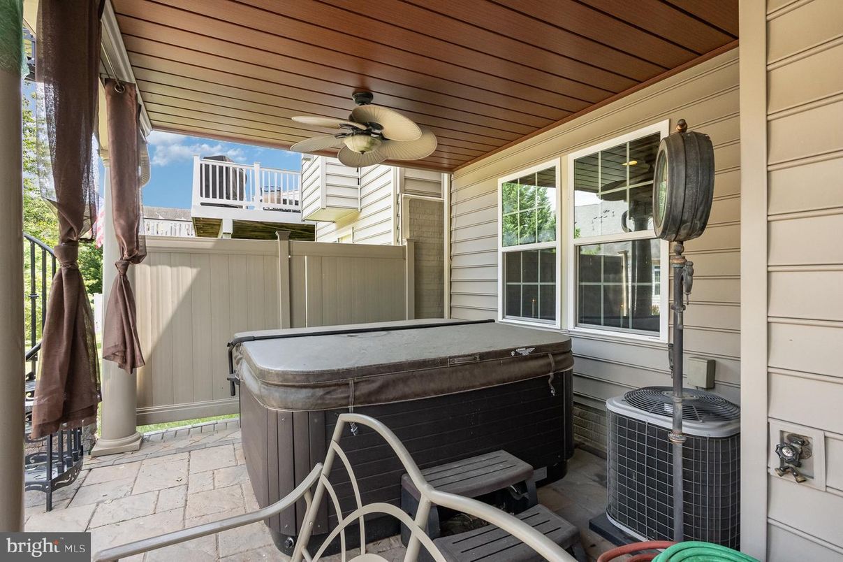 Exterior, Hot Tub