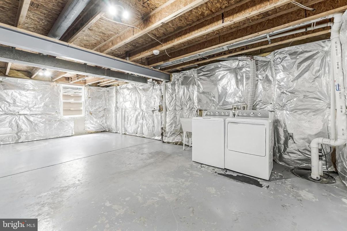 Interior, Washer, Wooden Beams, Wooden Ceilings