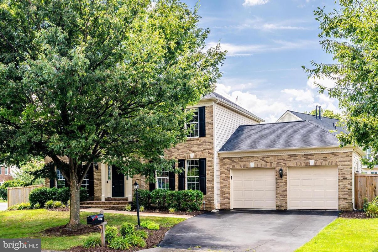 Attached, Exterior, Facade, Brick Facade, Brick Traditional